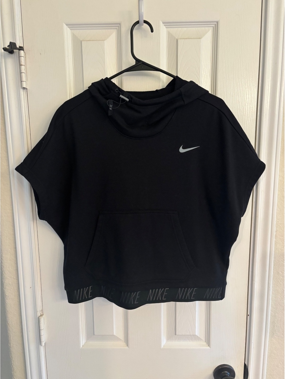 Nike Women’s Medium Short Sleeve Hoodie Sweatshirt Cowl Funnel Neck Elastic Band